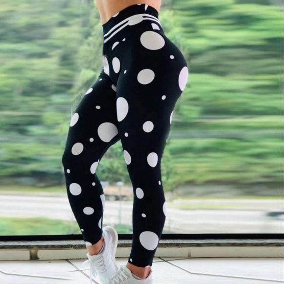 🔥2/12🔥Black &White Polka Dot Workout Leggings - Picture 1 of 5
